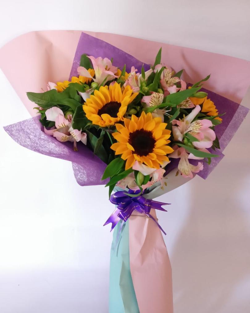 Arreglo floral con girasoles